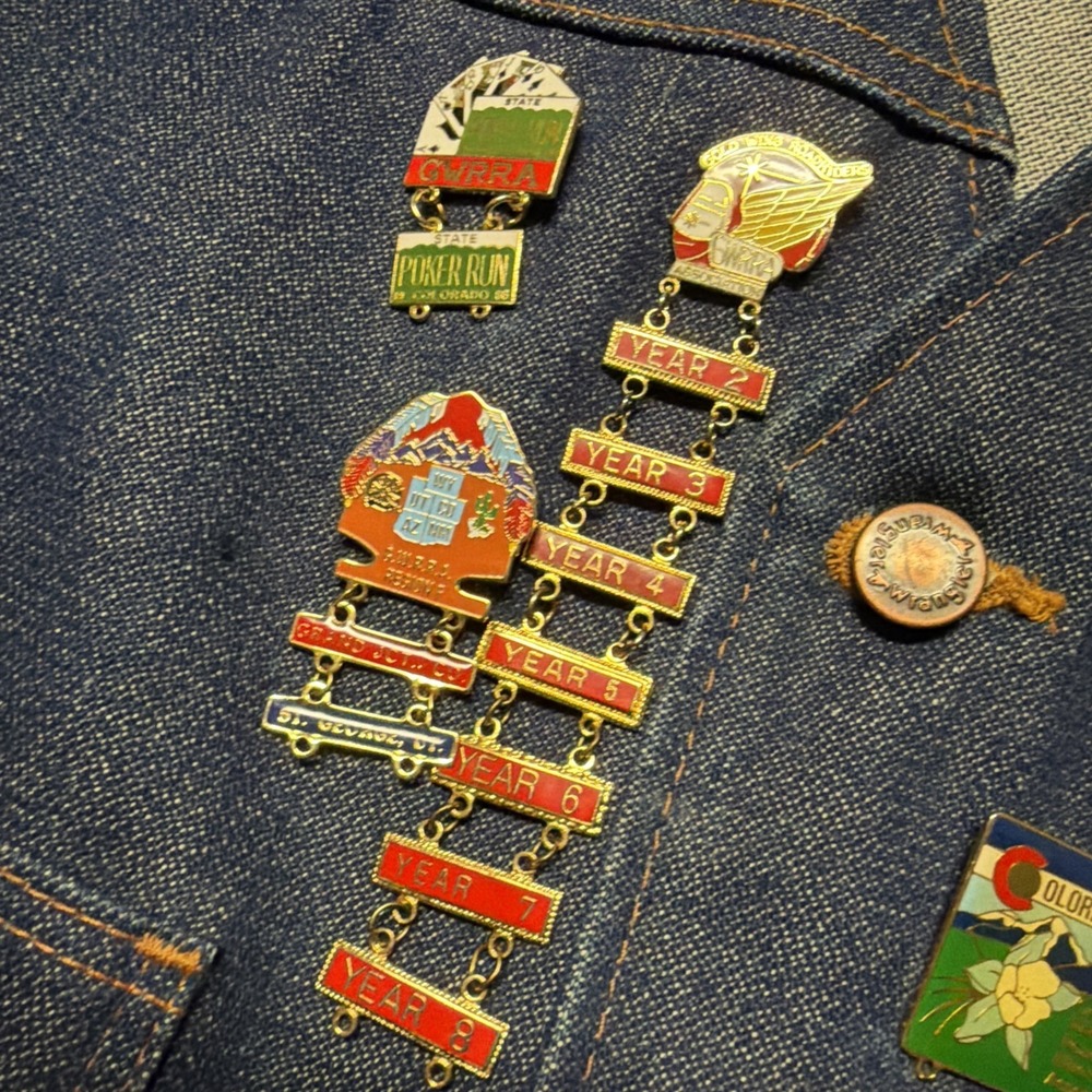 Vintage 70s Custom Denim Wrangler Biker Vest L Patches Pins GWRRA Made In USA - Picture 3 of 6